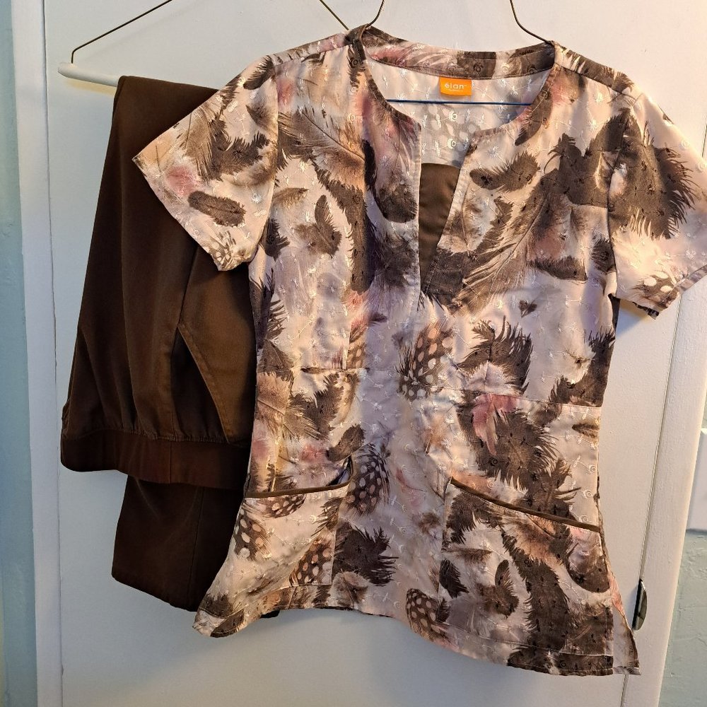 Scrub set